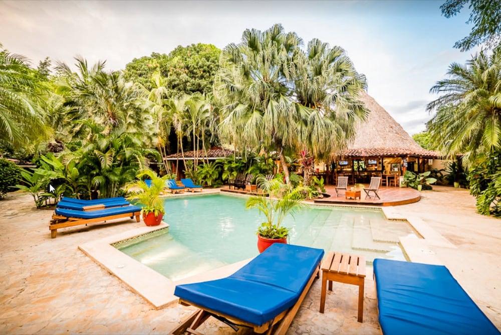 Hotel Pasatiempo Tamarindo Eksteriør billede