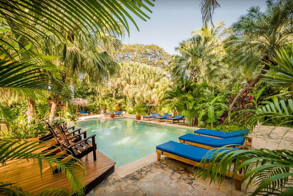 Hotel Pasatiempo Tamarindo Eksteriør billede