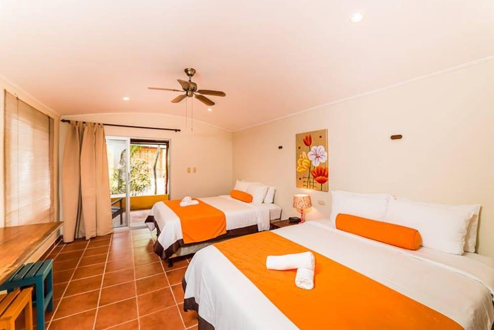 Hotel Pasatiempo Tamarindo Eksteriør billede