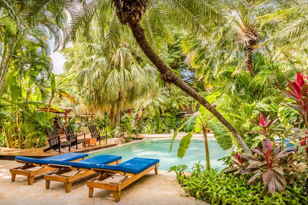 Hotel Pasatiempo Tamarindo Eksteriør billede